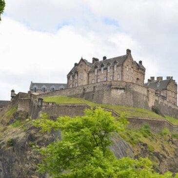 סקוטלנד אישרה את חוק לוי המבקר המאפשר לעיירות להטיל מס על תיירים בשנת 2026